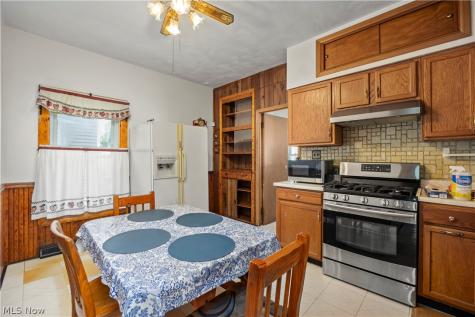 2011 E 31st Street Lorain OH 44055