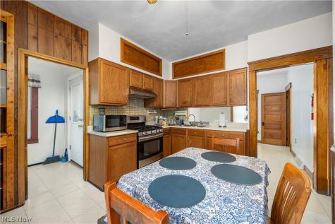 2011 E 31st Street Lorain OH 44055