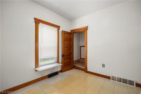 2011 E 31st Street Lorain OH 44055
