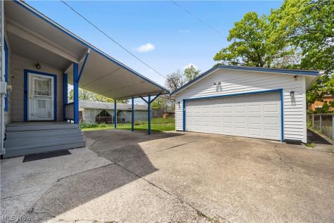 2011 E 31st Street Lorain OH 44055