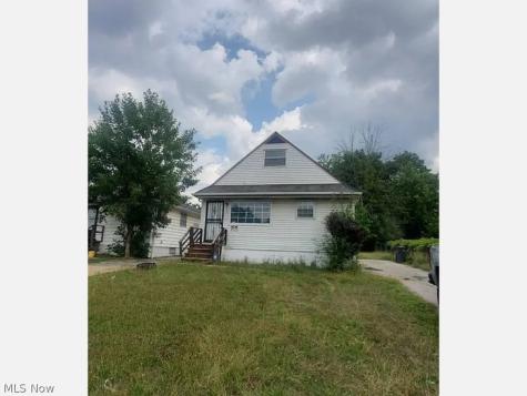 4595 Lee Road Cleveland OH 44128