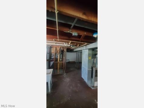 4595 Lee Road Cleveland OH 44128