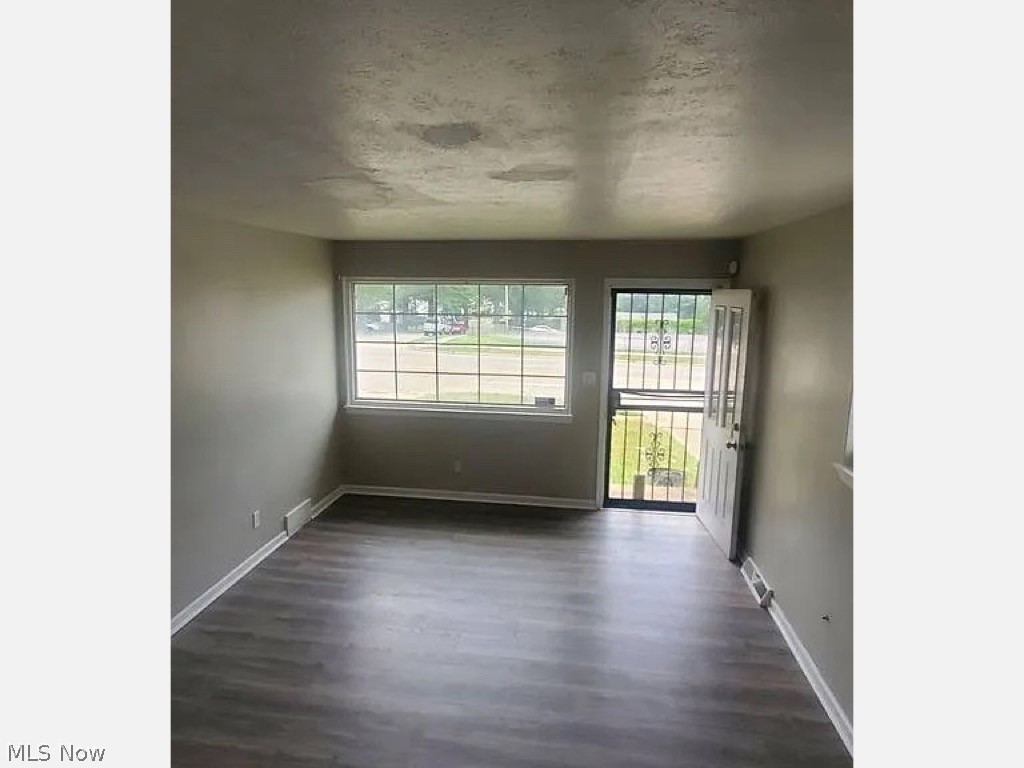 4595 Lee Road Cleveland OH 44128