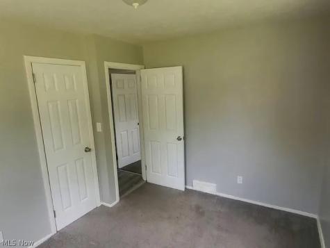 4595 Lee Road Cleveland OH 44128