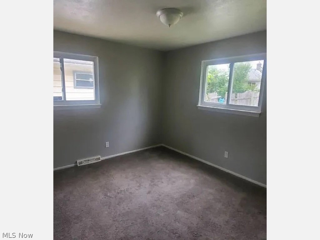 4595 Lee Road Cleveland OH 44128