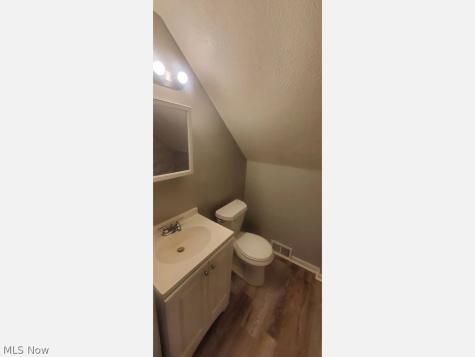 4595 Lee Road Cleveland OH 44128