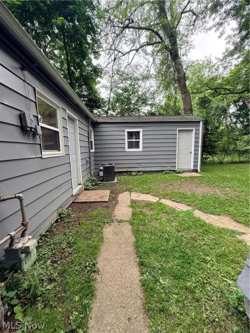 1276 Frederick Boulevard Akron OH 44320