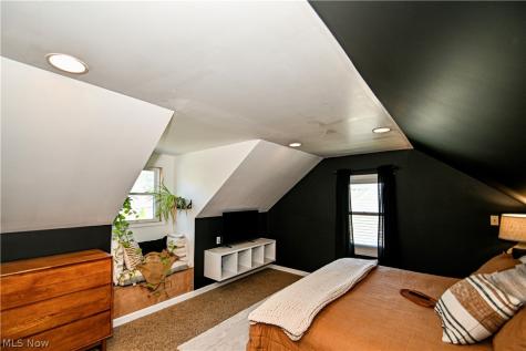 180 Davenport Avenue Akron OH 44312