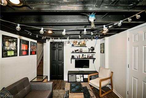 180 Davenport Avenue Akron OH 44312