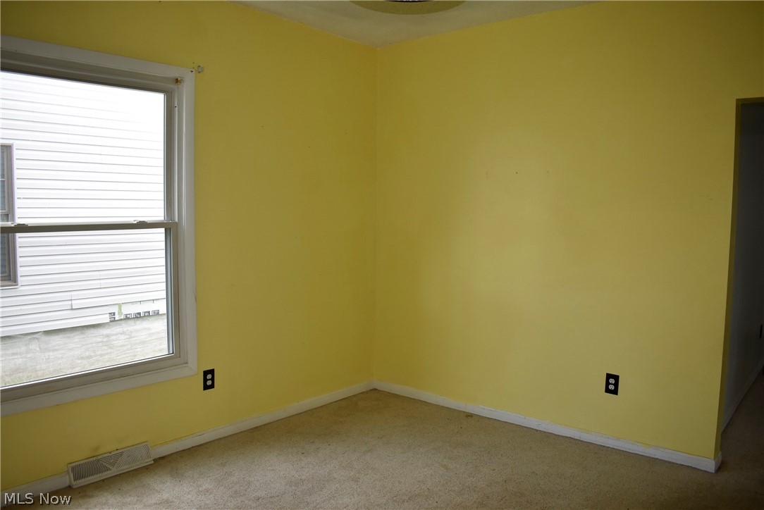 115 W Pine Street Lisbon OH 44432