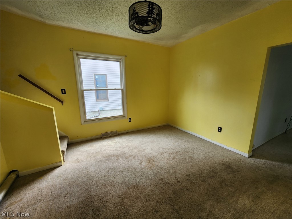 115 W Pine Street Lisbon OH 44432