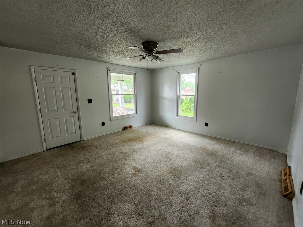 115 W Pine Street Lisbon OH 44432