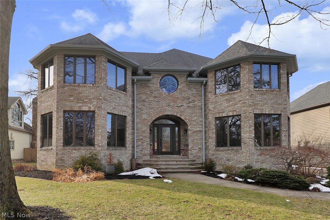 Westlake OH, 1564 Queens Court