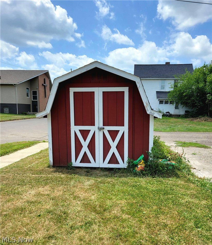 391 S 9th Street Coshocton OH 43812