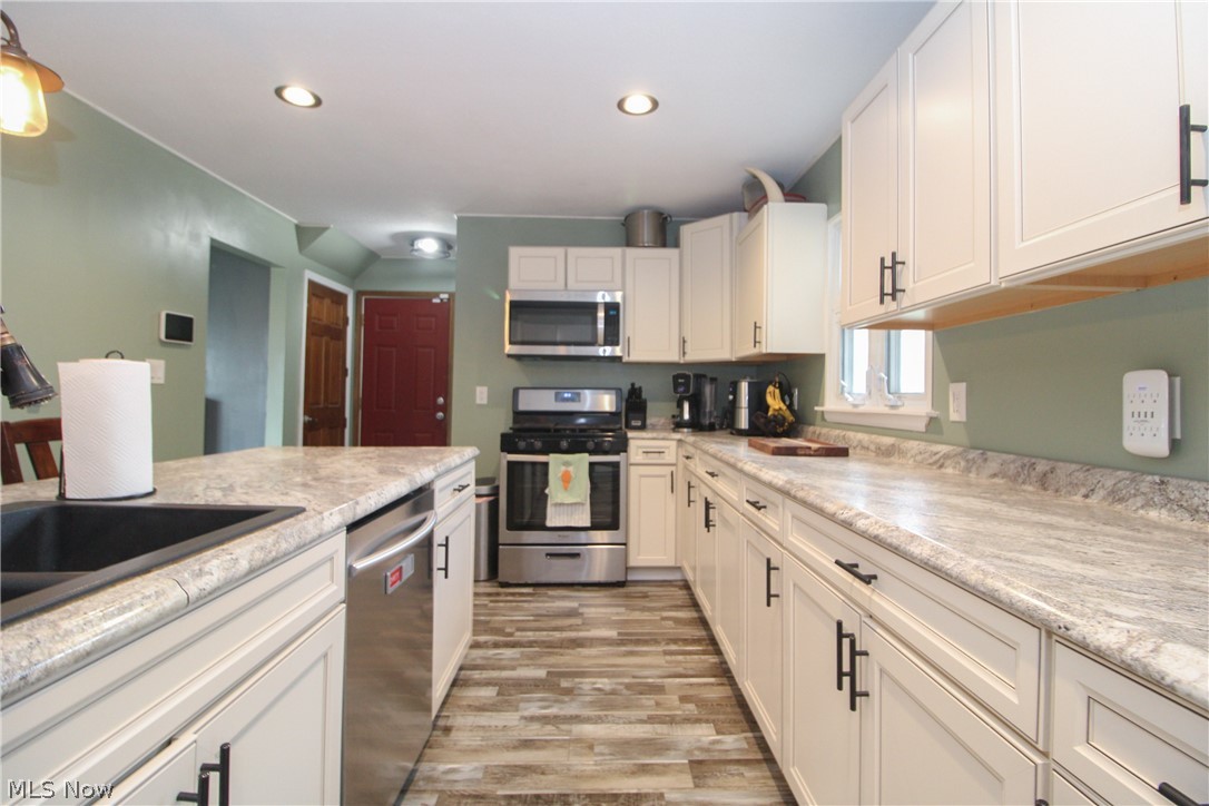 1913 Cloverbrook Drive Mineral Ridge OH 44440