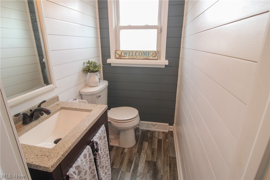 1913 Cloverbrook Drive Mineral Ridge OH 44440