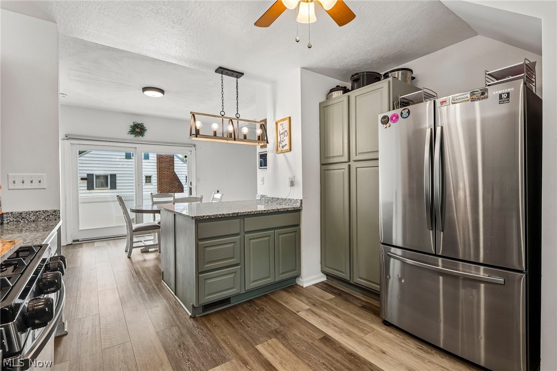 202 N Nickelplate Street Louisville OH 44641