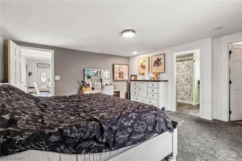 202 N Nickelplate Street Louisville OH 44641