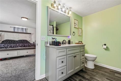 202 N Nickelplate Street Louisville OH 44641
