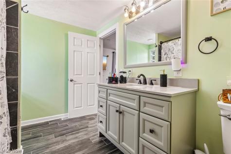 202 N Nickelplate Street Louisville OH 44641