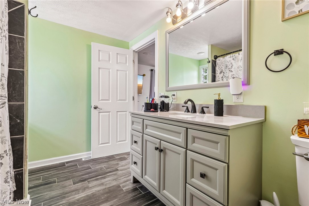 202 N Nickelplate Street Louisville OH 44641