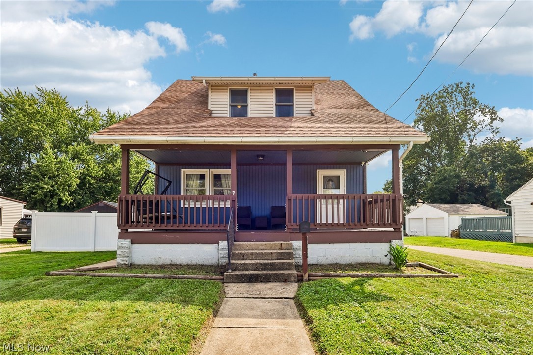 202 N Nickelplate Street Louisville OH 44641