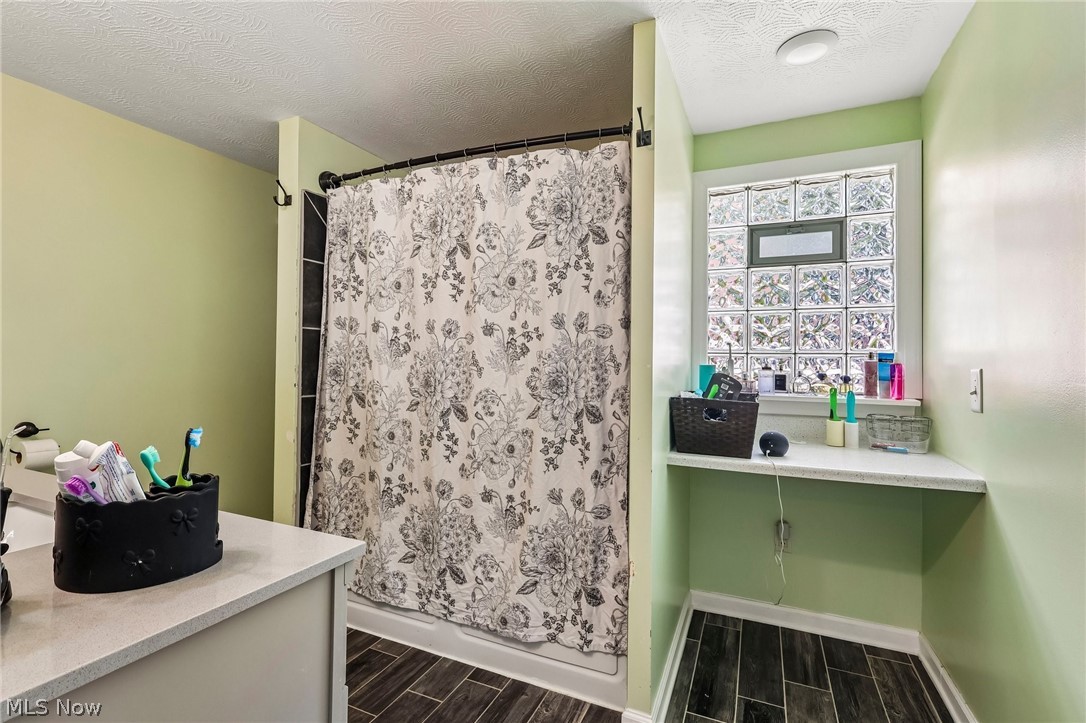202 N Nickelplate Street Louisville OH 44641