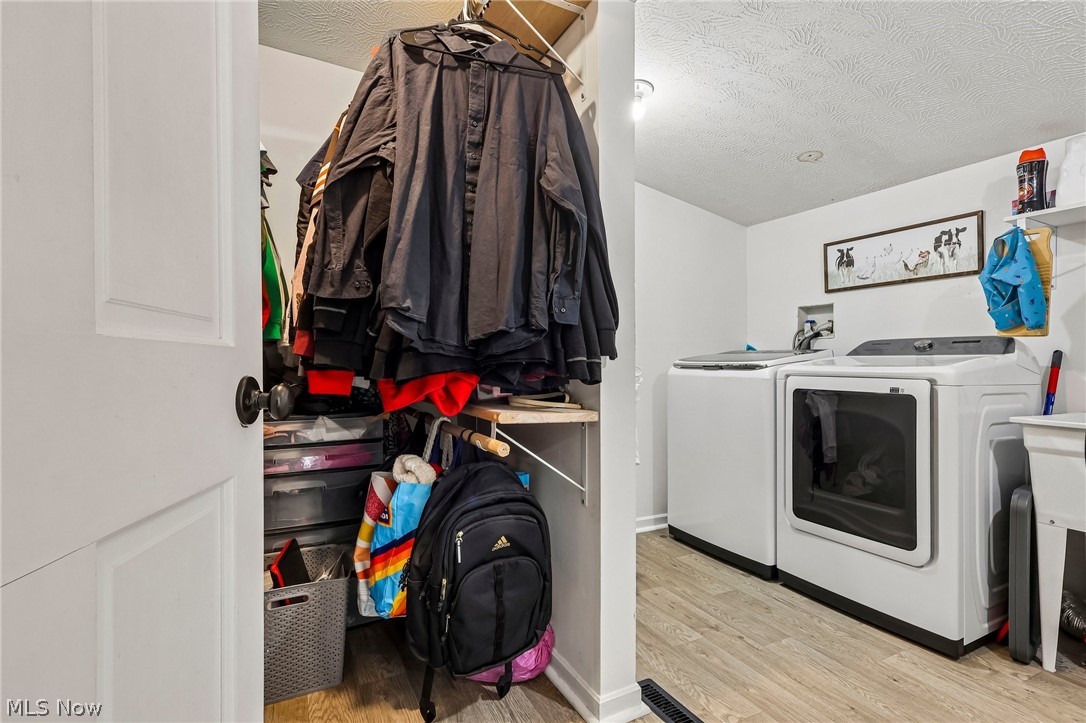 202 N Nickelplate Street Louisville OH 44641