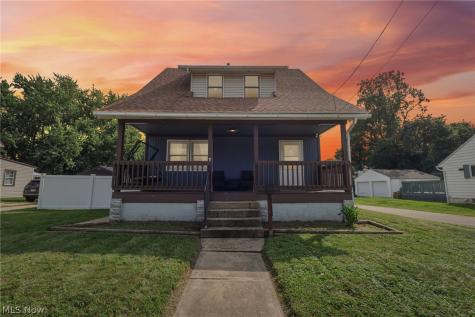202 N Nickelplate Street Louisville OH 44641