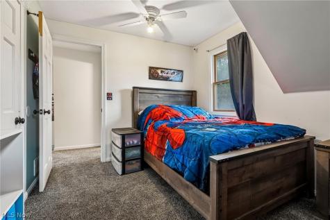 202 N Nickelplate Street Louisville OH 44641