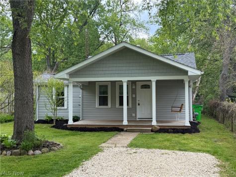230 Hunter Avenue Munroe Falls OH 44262