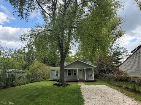 230 Hunter Avenue Munroe Falls OH 44262