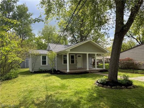 230 Hunter Avenue Munroe Falls OH 44262
