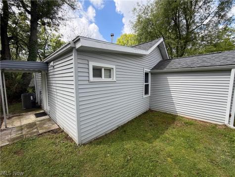 230 Hunter Avenue Munroe Falls OH 44262