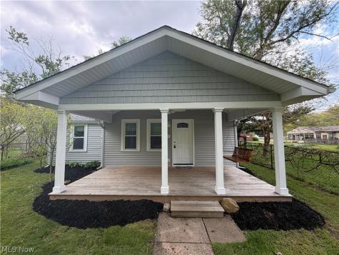 230 Hunter Avenue Munroe Falls OH 44262
