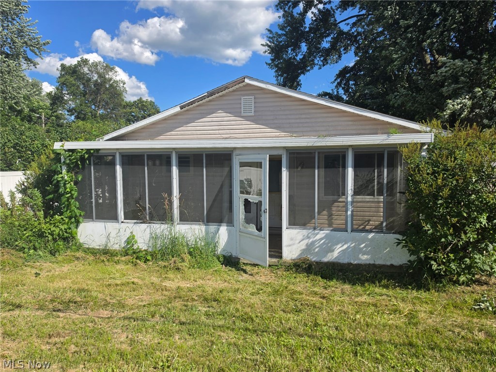 49 E Muskingum Avenue Dresden OH 43821