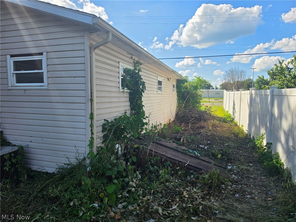 49 E Muskingum Avenue Dresden OH 43821