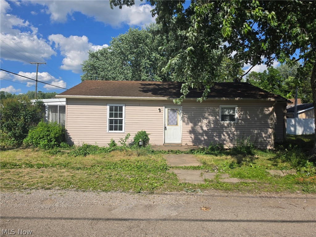 49 E Muskingum Avenue Dresden OH 43821