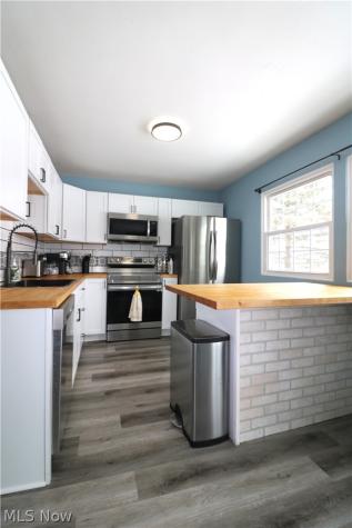 28 Elmwood Drive Greenwich OH 44837