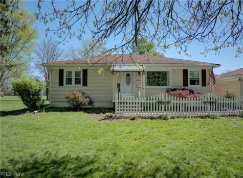 2015 Wallace Lane Lorain OH 44053