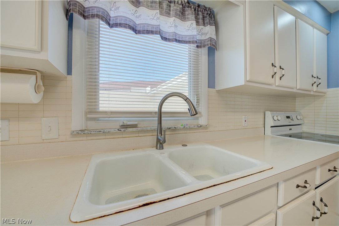 2015 Wallace Lane Lorain OH 44053
