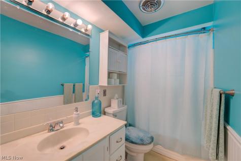 2015 Wallace Lane Lorain OH 44053