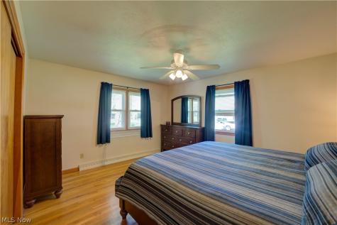 2015 Wallace Lane Lorain OH 44053