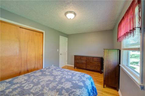 2015 Wallace Lane Lorain OH 44053
