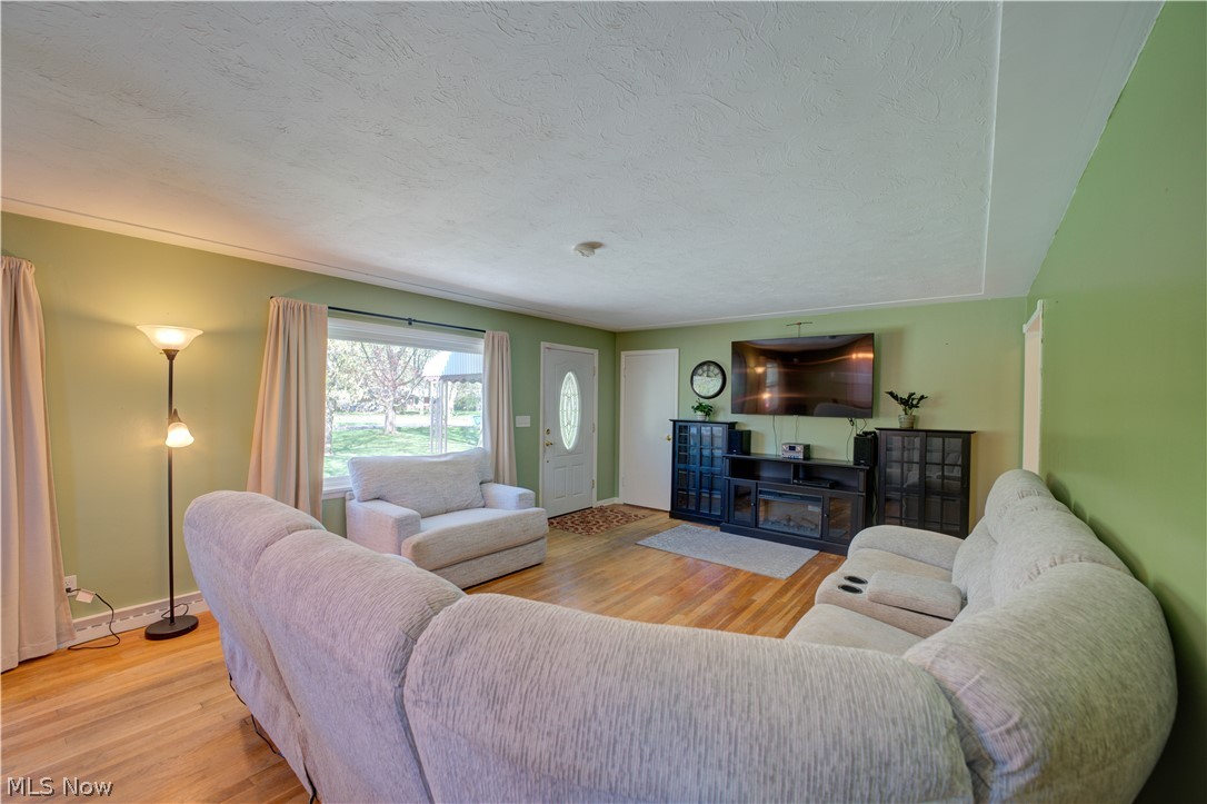 2015 Wallace Lane Lorain OH 44053