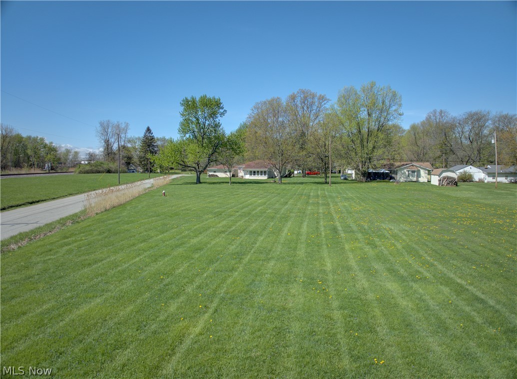 2015 Wallace Lane Lorain OH 44053