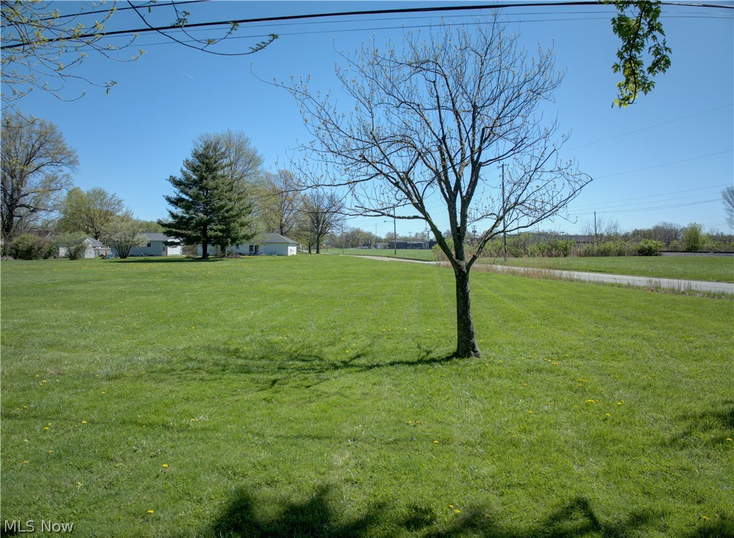 2015 Wallace Lane Lorain OH 44053