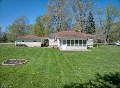 2015 Wallace Lane Lorain OH 44053