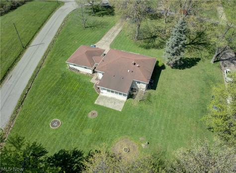 2015 Wallace Lane Lorain OH 44053