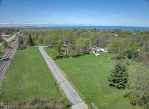 2015 Wallace Lane Lorain OH 44053